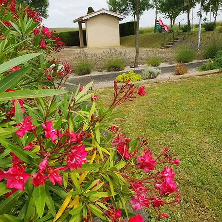 بيت للعطل De La Bordeneuve *