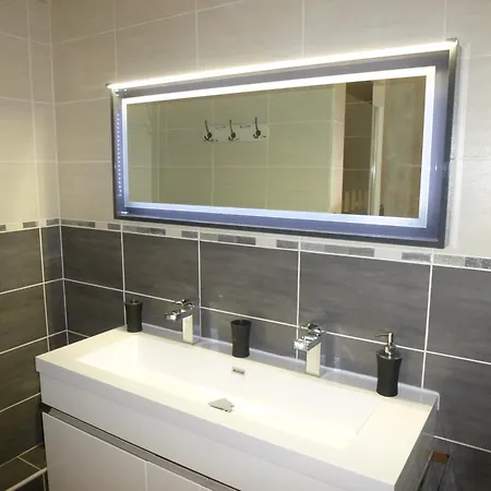 De La Bordeneuve 度假居 *